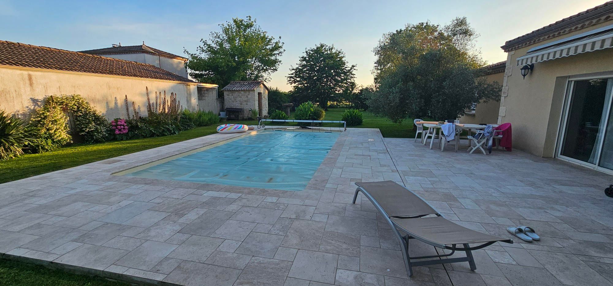 Quels sont les atouts des bâches à bulles pour piscines ?