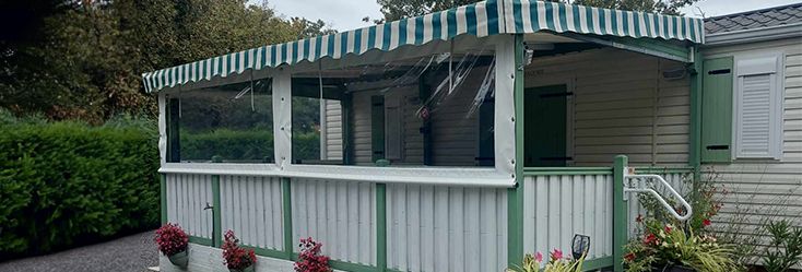 Mobil-home : bien installer et entretenir votre bâche !
